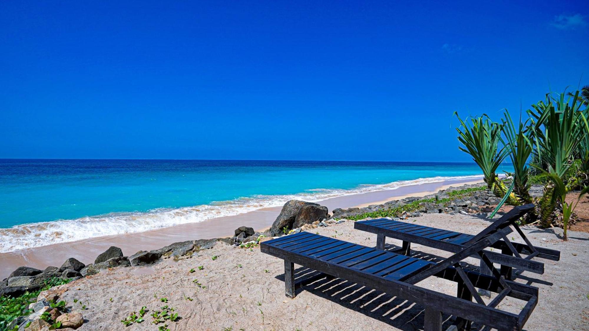 Beyond The Sea By Ceylonese Hotel Ambalangoda  Exterior photo